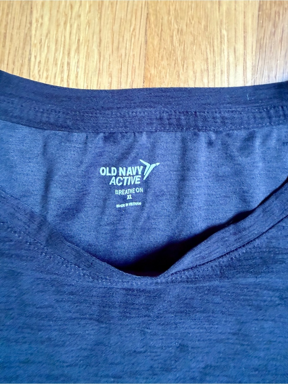 2 Pack Old Navy Active T-Shirts size XL - Picture 3 of 7